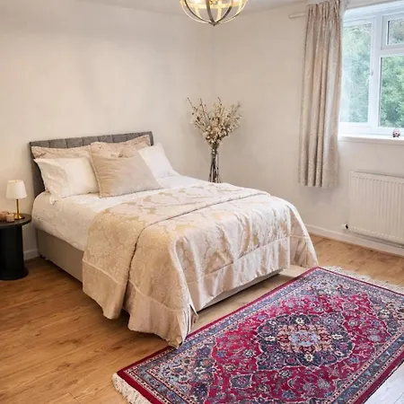 Spacious In Leigh Woods