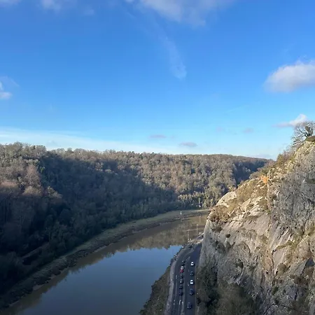 Spacious In Leigh Woods 아파트 브리스틀